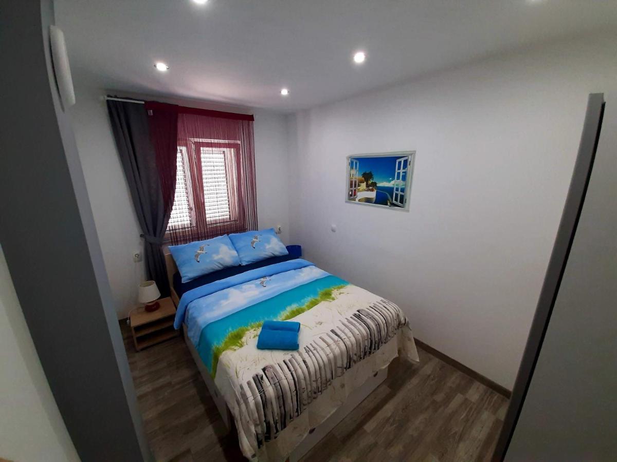 Apartmani Villa Anna Ražanac Dış mekan fotoğraf