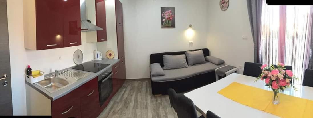 Apartmani Villa Anna Ražanac Dış mekan fotoğraf