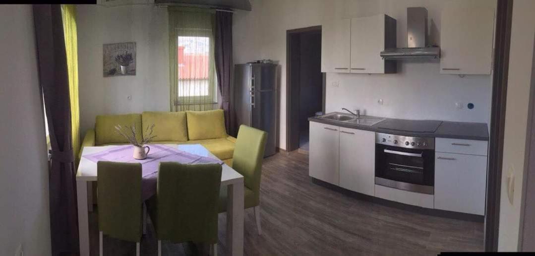 Apartmani Villa Anna Ražanac Dış mekan fotoğraf